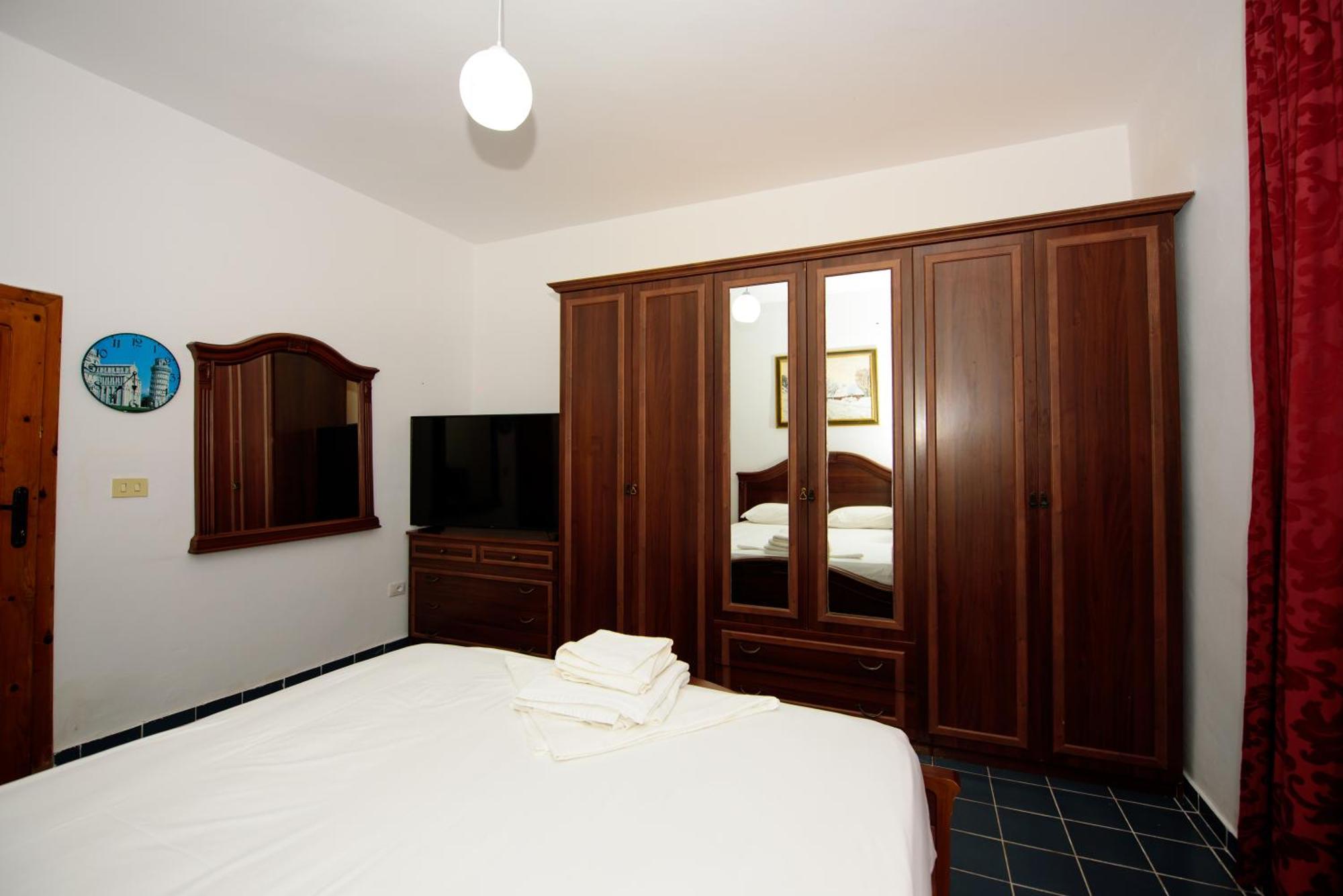 Rei's Place * Vlorë